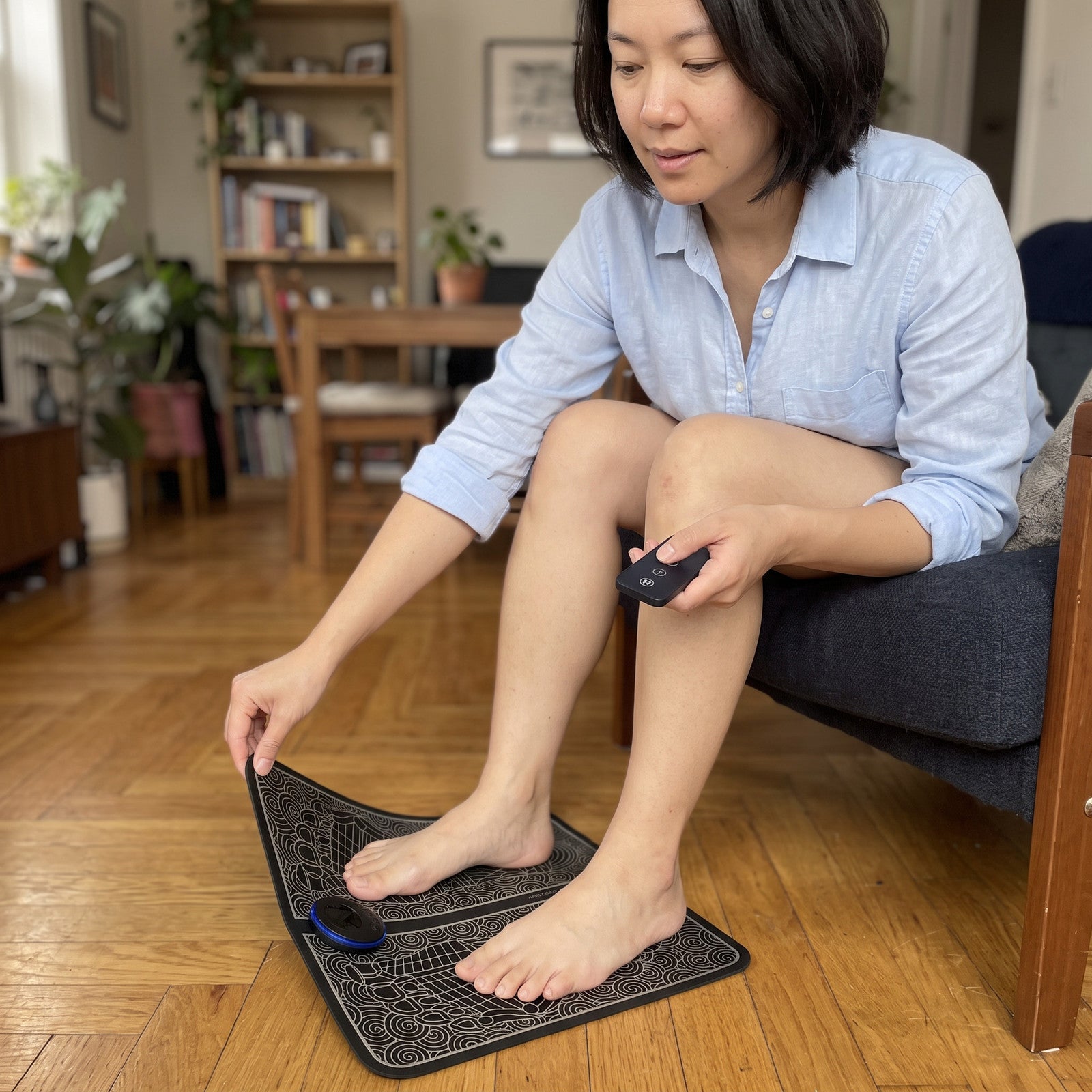 Sophie handles the edge of FootPause while seated